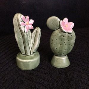 VIntage  Ceramic Cactus Salt and Pepper  Hand painted 3 1/2”H X2”W No Flaws